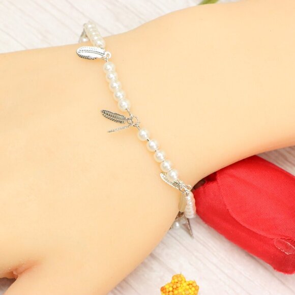 "Trendy Handmade Bracelet – A Thoughtful Gift for Girls & Women | UNVRC1401 - Picture 2 of 10